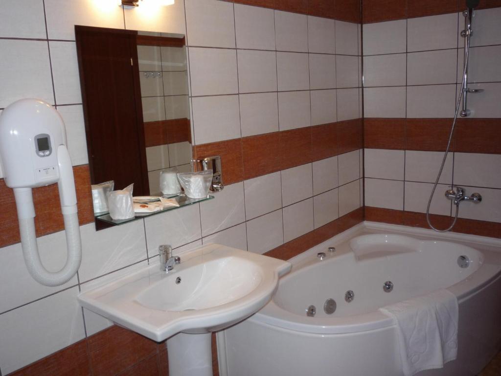 Hotel Sud Giurgiu Bagian luar foto
