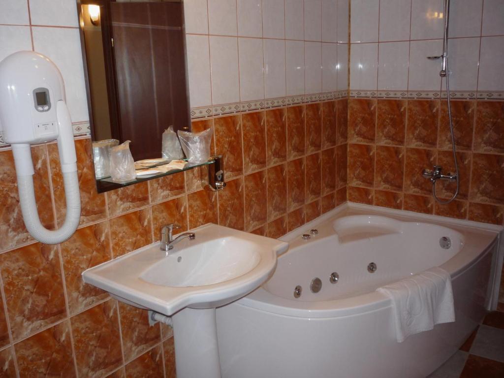 Hotel Sud Giurgiu Bagian luar foto